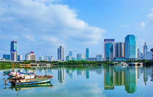 他只是送我回家是什么歌（他只是送了你一朵枯萎的玫瑰花）